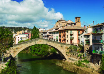 אֶסְטֵיָה-לִיסַרָה: טולדו של הצפון והדיה הספרדיים